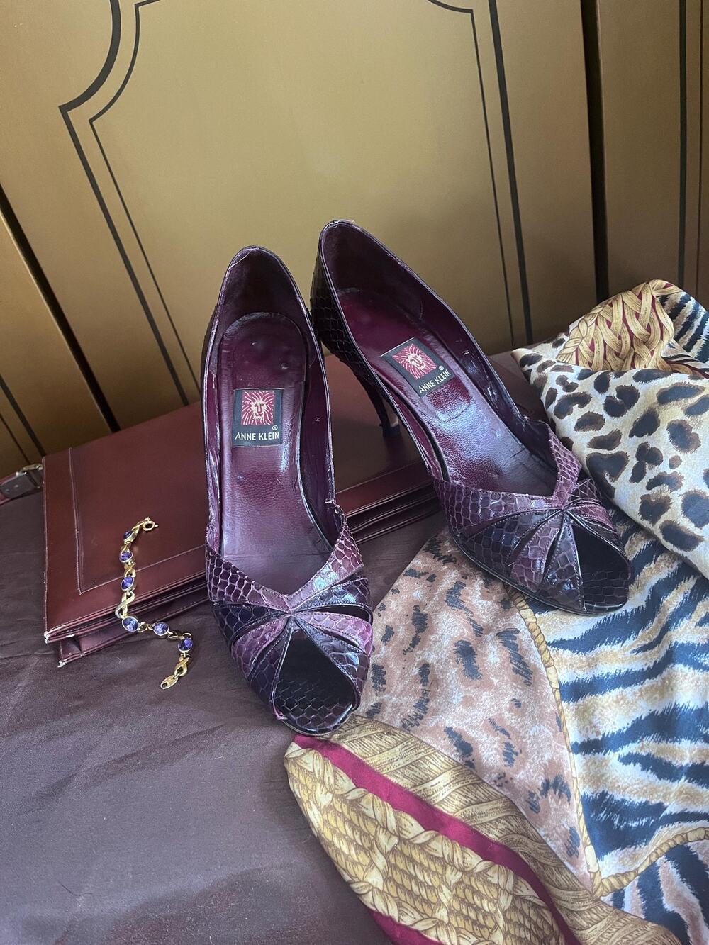 Vintage leather peep-toe pumps, size 7N